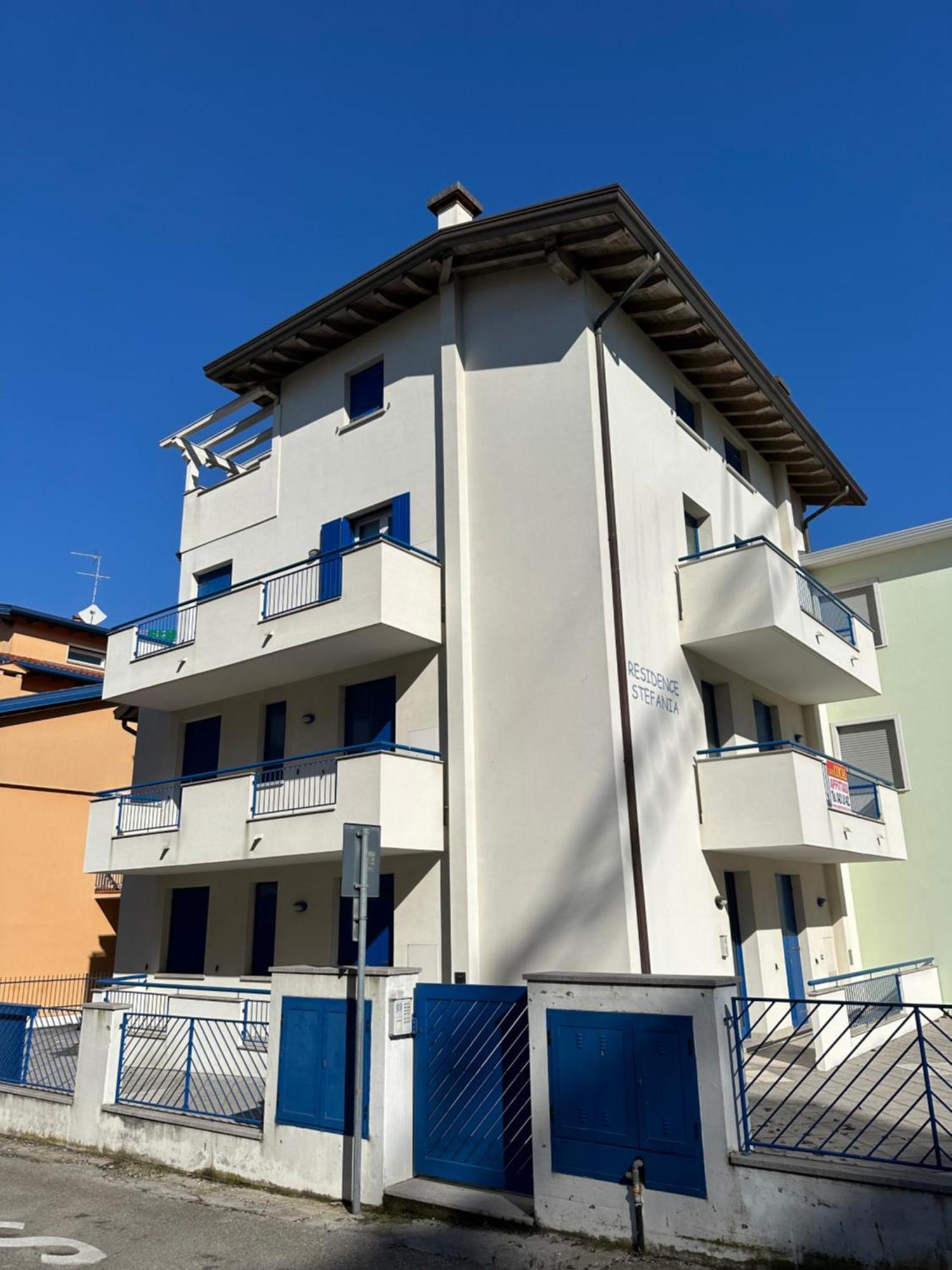Residence Stefania Attici Su 2 Livelli - Agenzia Cocal Каорле Екстериор снимка